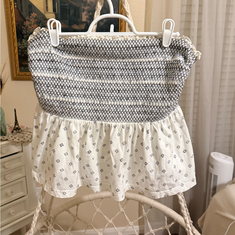 Arizona Jean Company Black and White Smocked Top